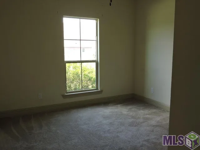 $2,100 | 10125 Montrachet Drive, Baton Rouge, LA 70817