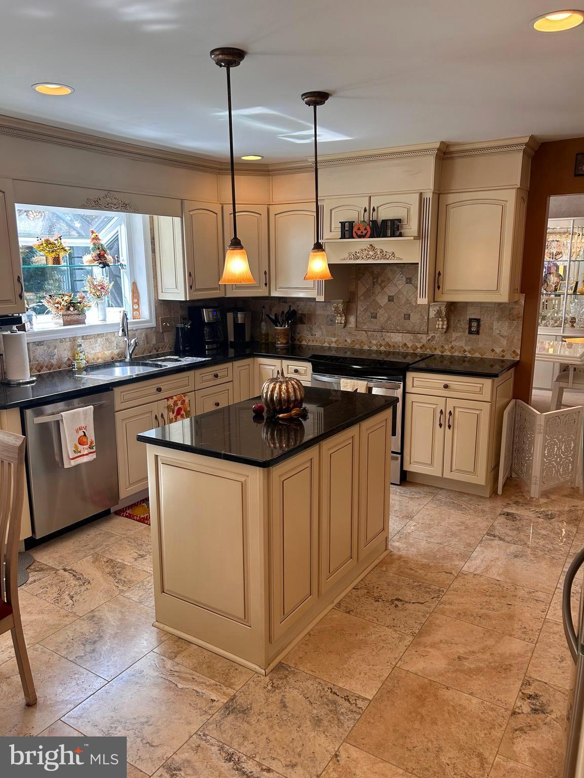 23 Upton Way Sewell, NJ 08080 - Photo 6 of 34