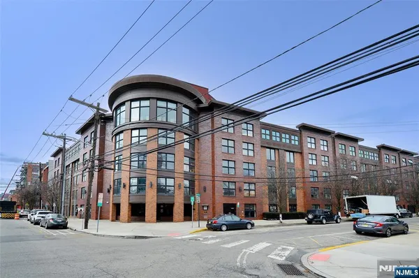 $3,300 | 70 Adams Street, Unit 3B, Hoboken, NJ 07030