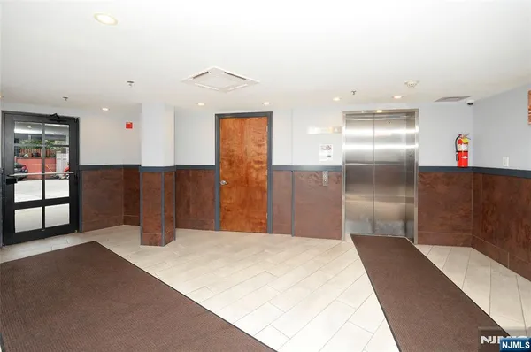 $3,300 | 70 Adams Street, Unit 3B, Hoboken, NJ 07030