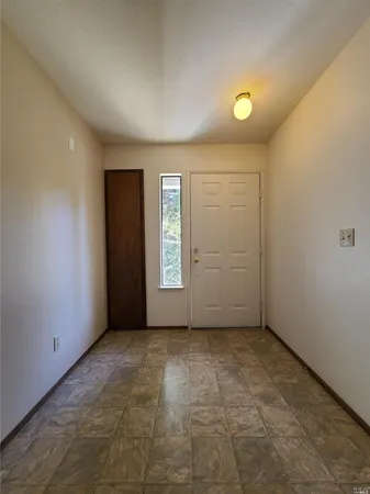 $2,400 | 1115 North Lincoln Street, Unit B, Dixon, CA 95620