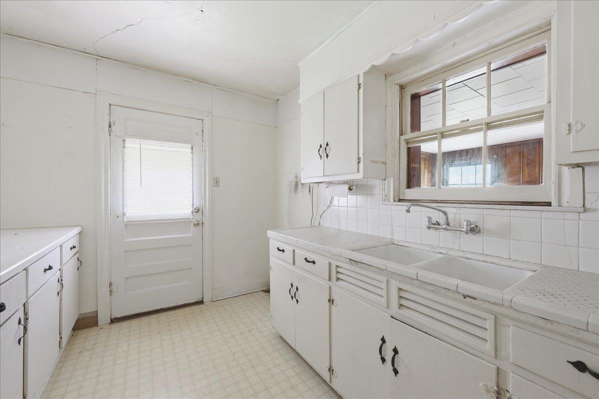 550 24th Street Beaumont, TX 77706 - Photo 7 of 19