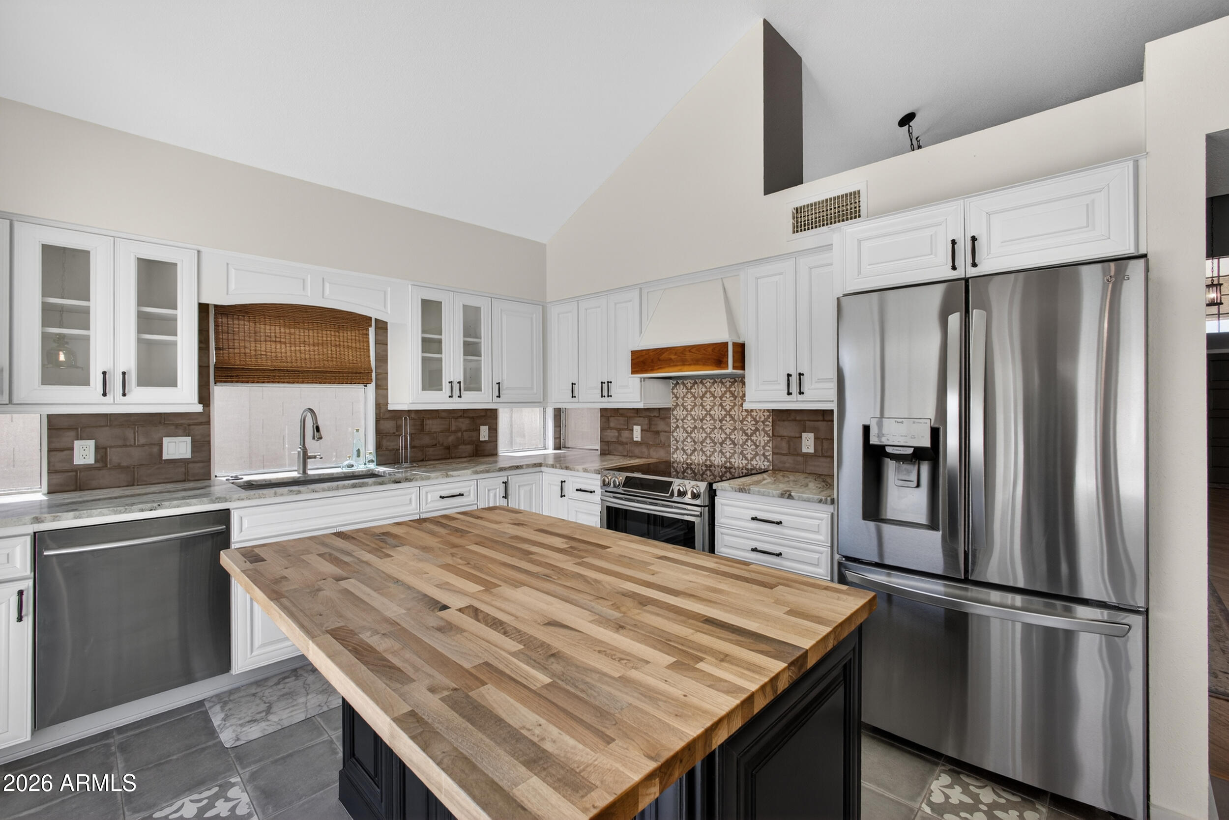 3955 North Ranier Mesa, AZ 85215 - Photo 21 of 51 18_6x7a4737
