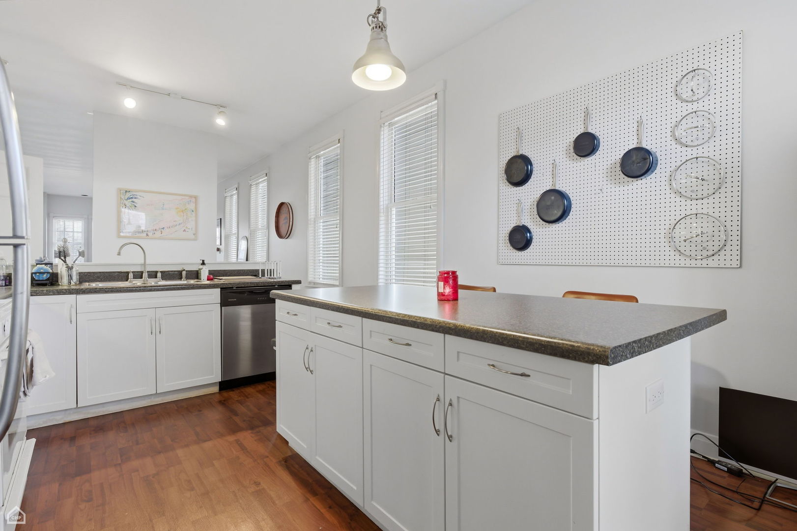 1337 West Barry Avenue Chicago, IL 60657 - Photo 7 of 44