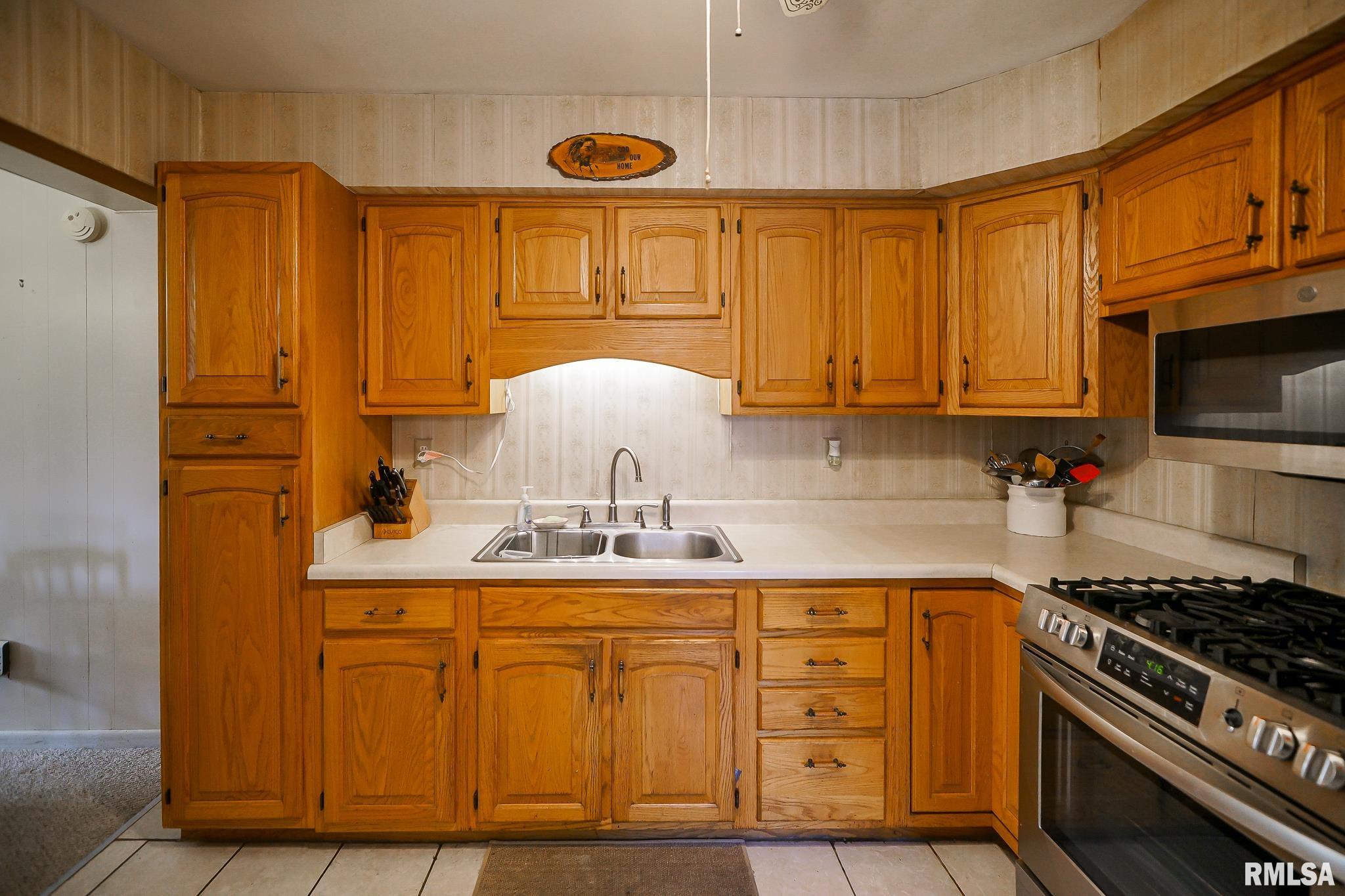 5413 North Hamilton Road Peoria, IL 61614 - Photo 8 of 33 Gallery Image 8