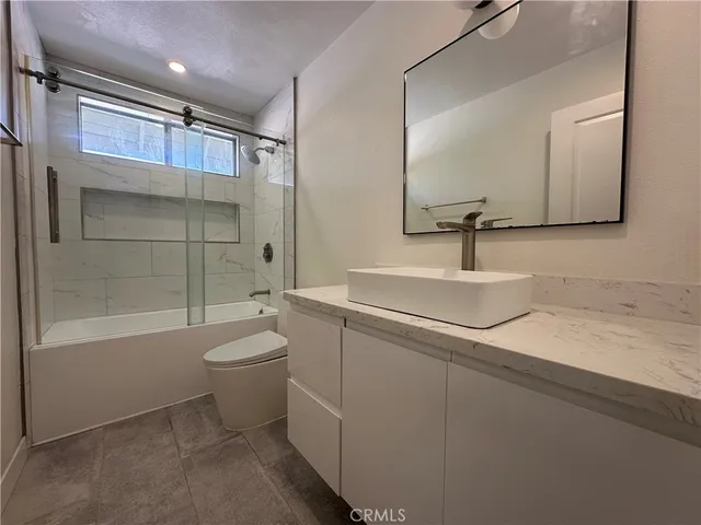 a close view of sink