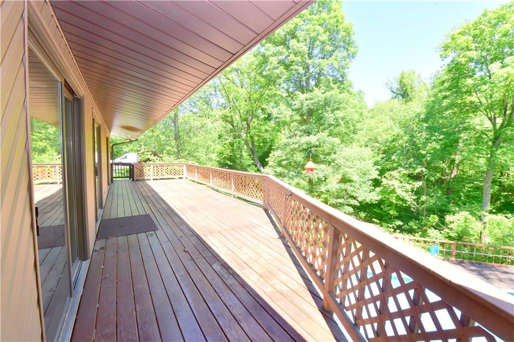 341 Bellwalt Drive Canonsburg, PA 15317 - Photo 11 of 22 upper deck