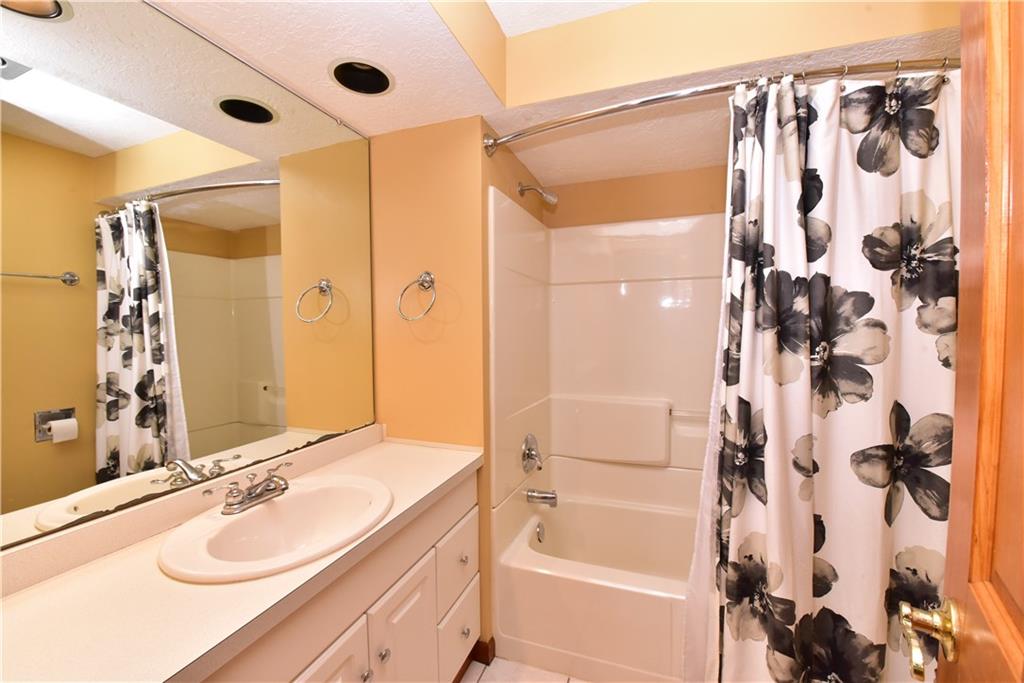 341 Bellwalt Drive Canonsburg, PA 15317 - Photo 19 of 22 lower bath