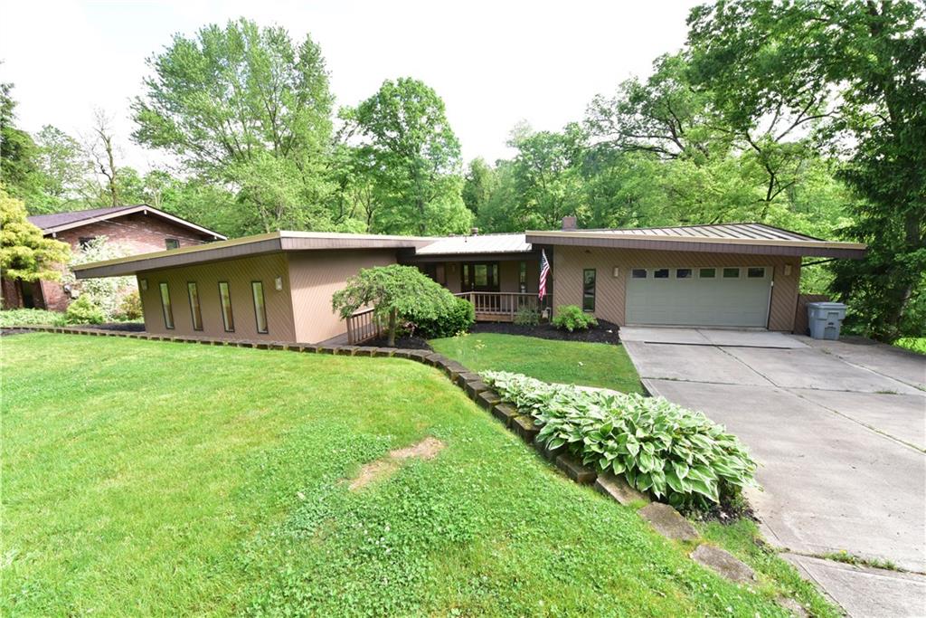 341 Bellwalt Drive Canonsburg, PA 15317 - Photo 3 of 22 2 car garage and nice landscaping