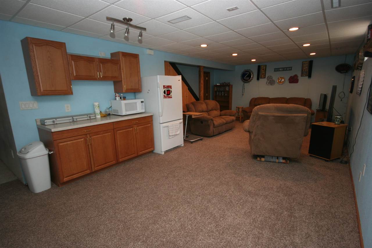 132 Country Club Road Williamsburg, IA 52361 - Photo 23 of 26 Gallery Image 23