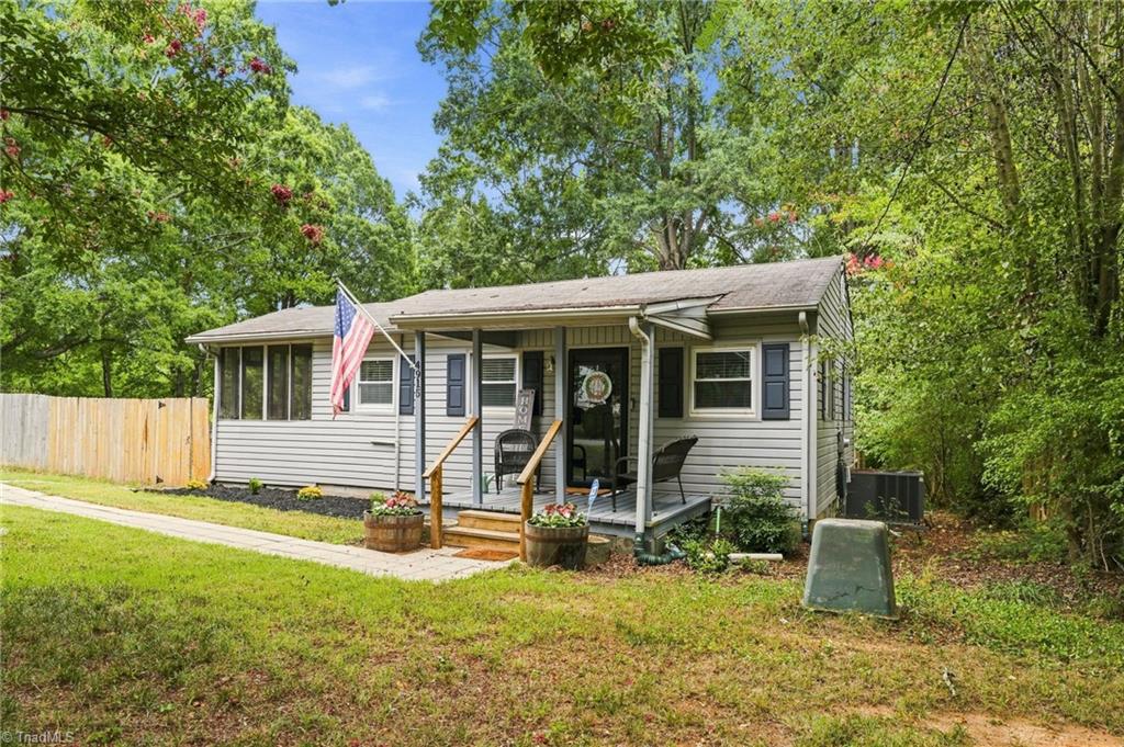 4915 Rhondan Road Summerfield, NC 27358 - Photo 2 of 37 Gallery Image 2