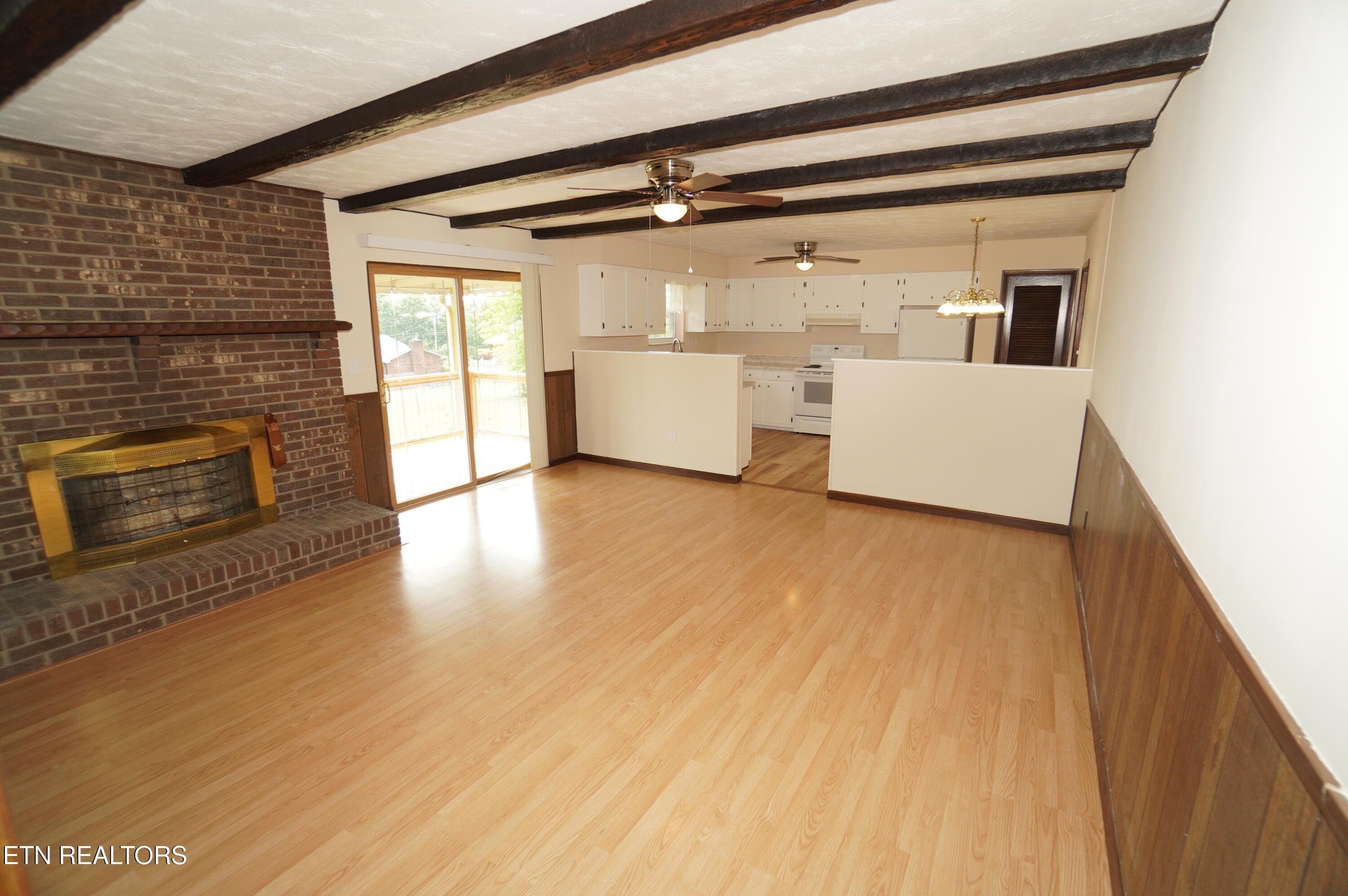 633 Shaver Drive Talbott, TN 37877 - Photo 8 of 43 interior updated (12)