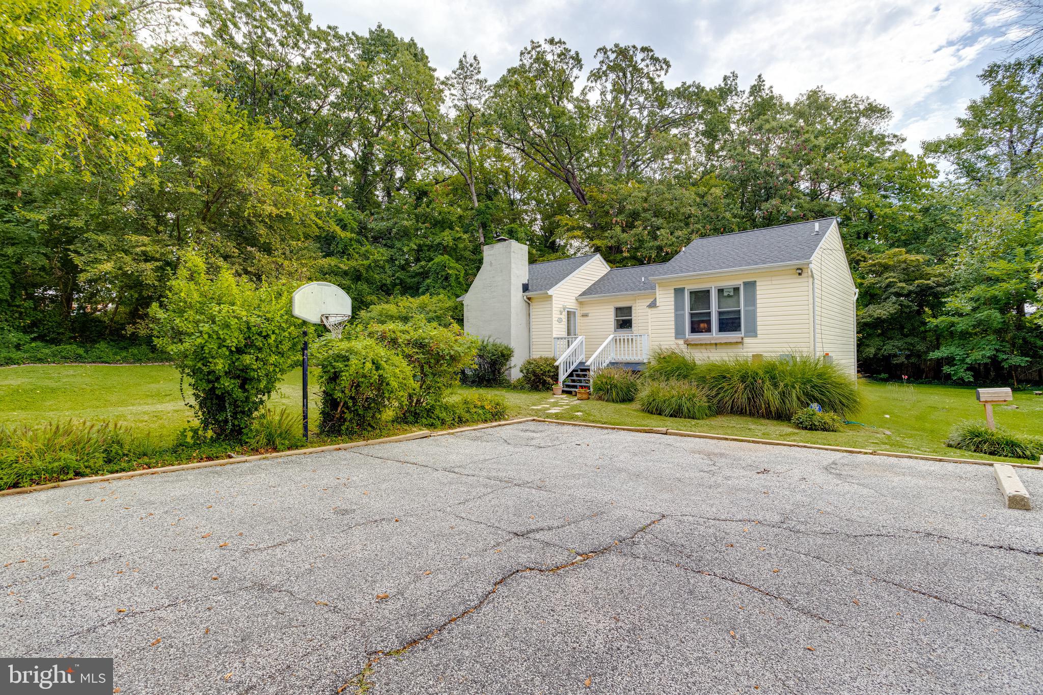 6313 Southwood Road Baltimore, MD 21239 - Photo 3 of 48 Gallery Image 3