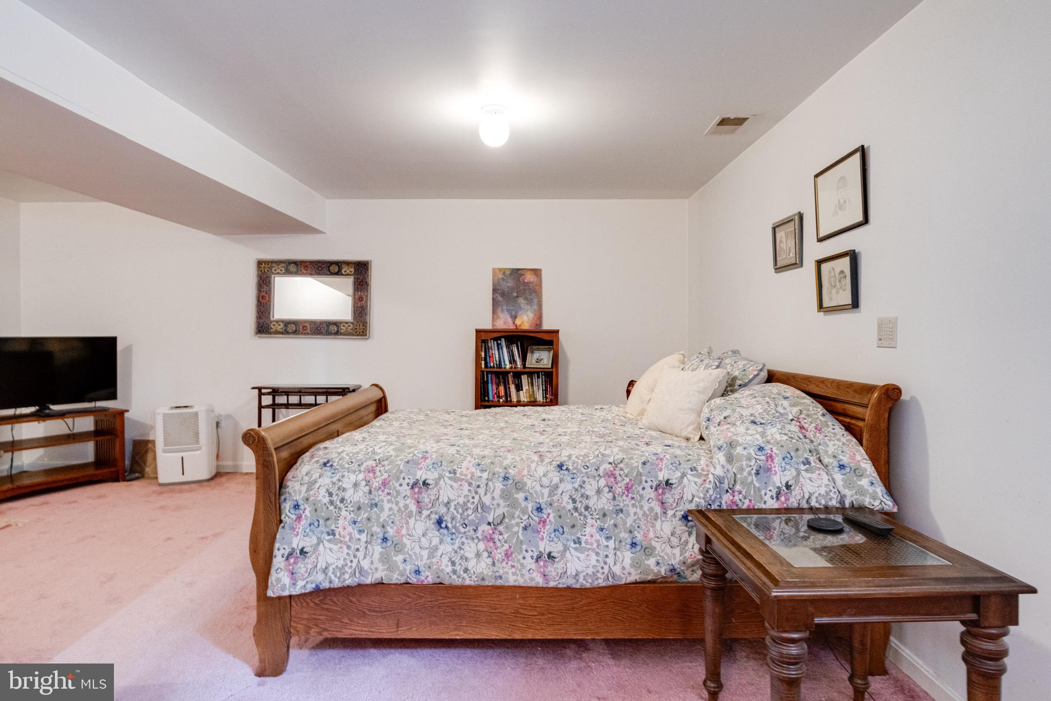 6313 Southwood Road Baltimore, MD 21239 - Photo 28 of 48 Gallery Image 28