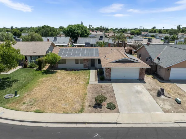 $375,000 | 2117 Beechwood Court, Hanford, CA 93230