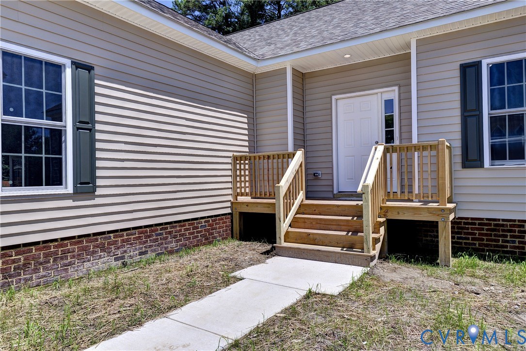 321 Pointers Drive West Point, VA 23181 - Photo 3 of 29