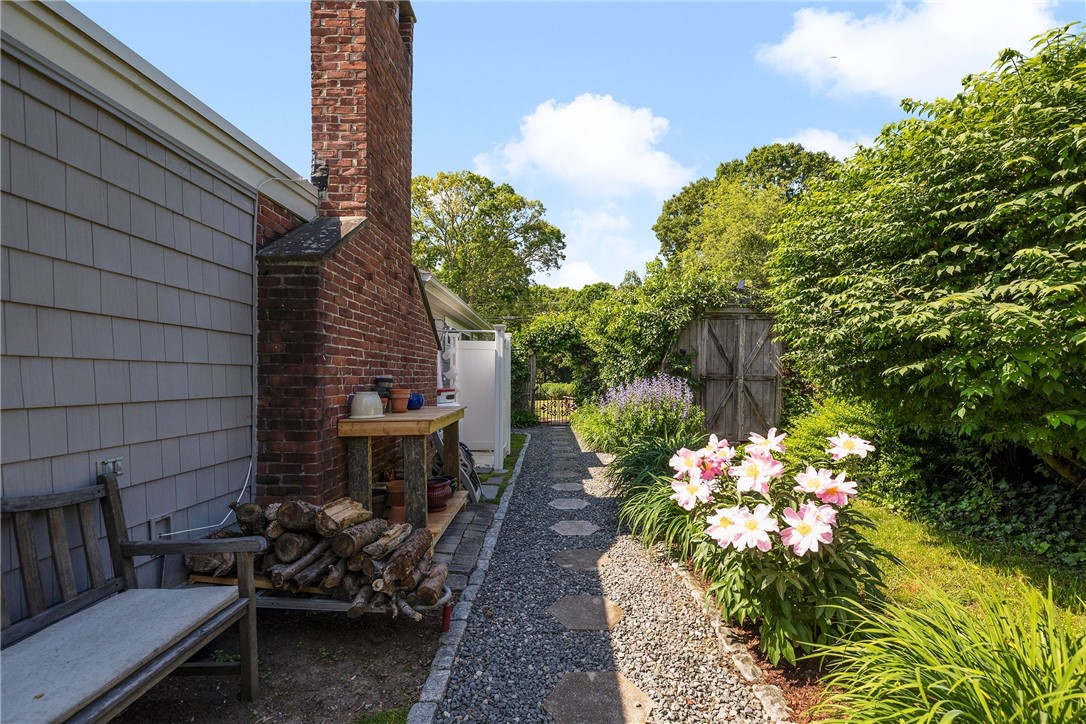 6 Crawford Avenue Warwick, RI 02889 - Photo 28 of 47