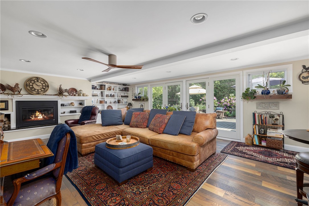 6 Crawford Avenue Warwick, RI 02889 - Photo 4 of 47