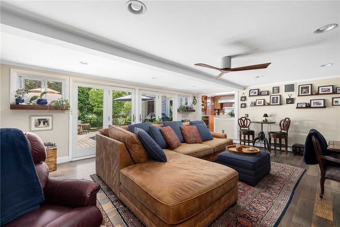 6 Crawford Avenue Warwick, RI 02889 - Photo 5 of 47