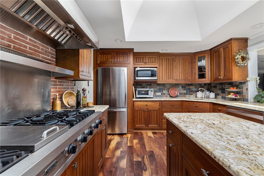 6 Crawford Avenue Warwick, RI 02889 - Photo 6 of 47