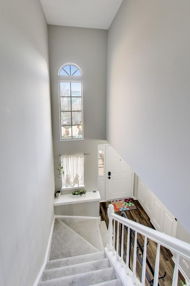 641 Kingsbridge Drive Carol Stream, IL 60188 - Photo 18 of 32