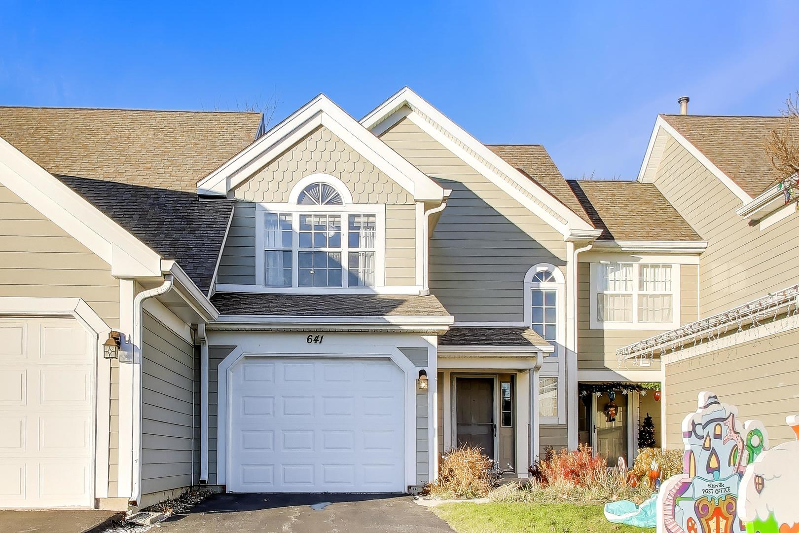 641 Kingsbridge Drive Carol Stream, IL 60188 - Photo 2 of 32