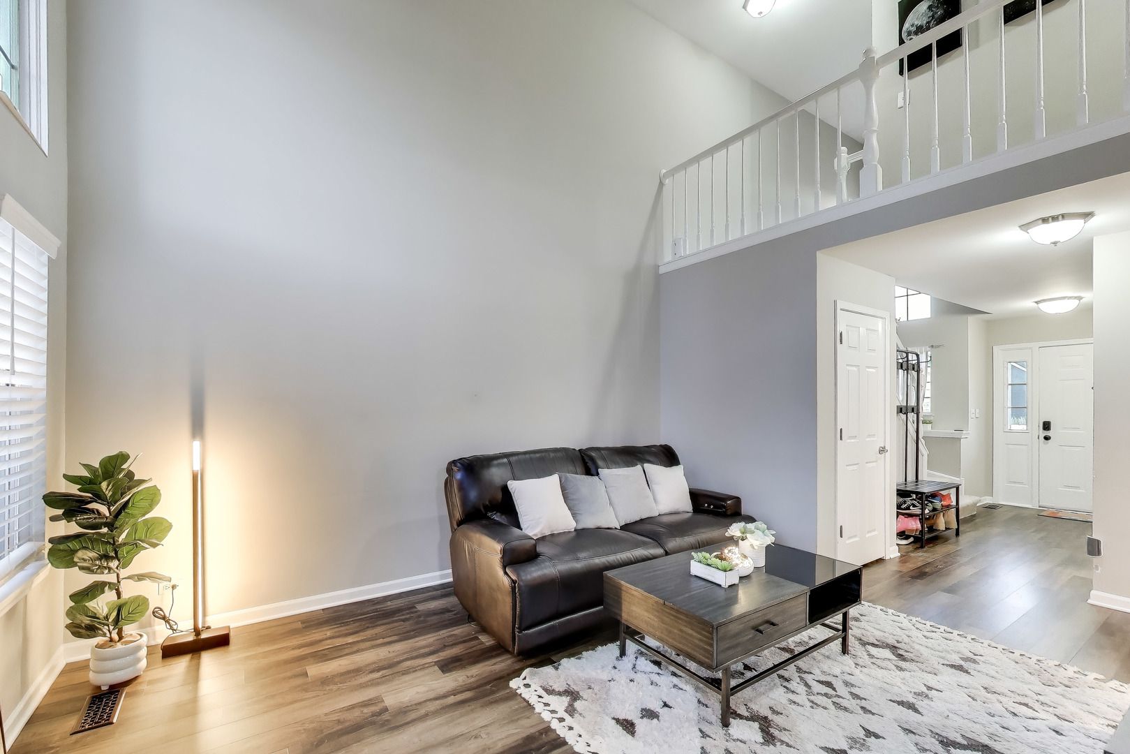 641 Kingsbridge Drive Carol Stream, IL 60188 - Photo 5 of 32