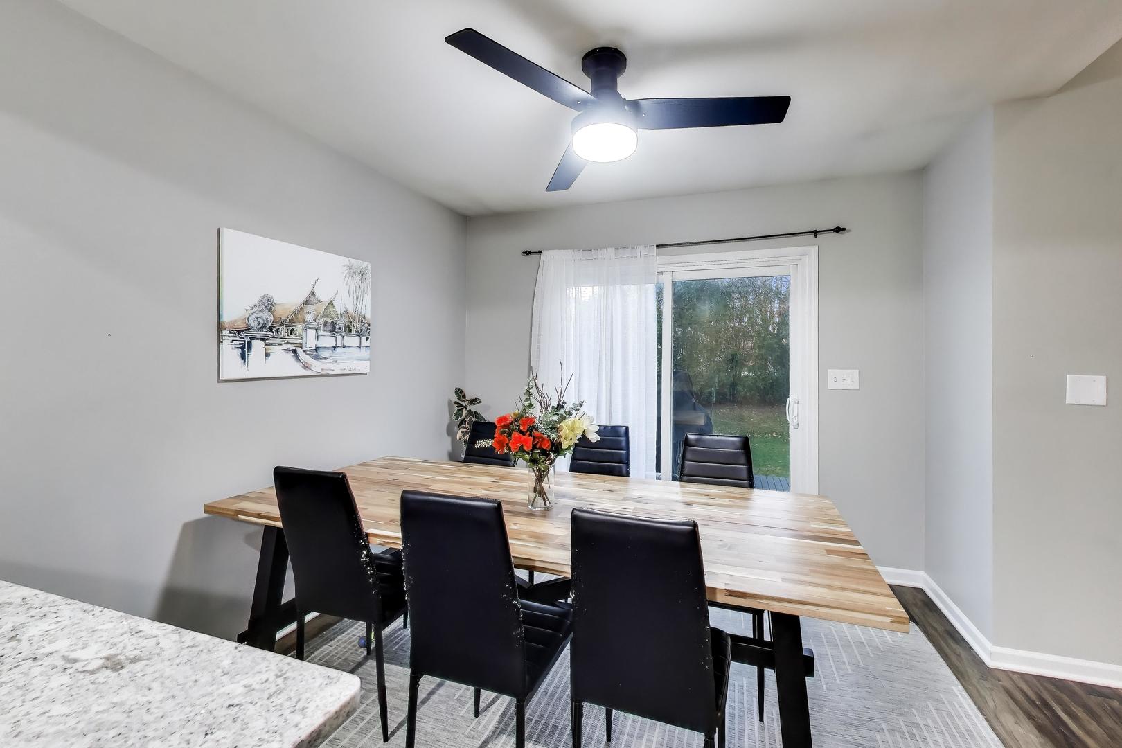 641 Kingsbridge Drive Carol Stream, IL 60188 - Photo 8 of 32