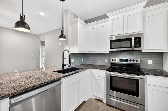 $1,500 | 1501 South 7th Avenue, Denison, TX 75021