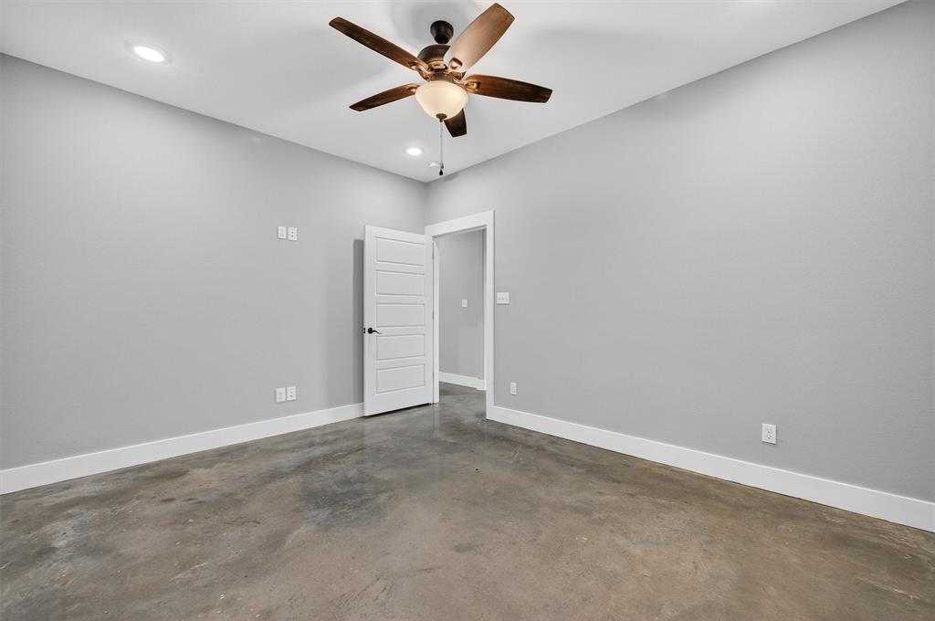 1501 South 7th Avenue Denison, TX 75021 - Photo 22 of 32 a view of an empty room