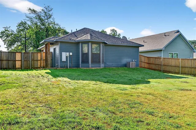 $1,500 | 1501 South 7th Avenue, Denison, TX 75021