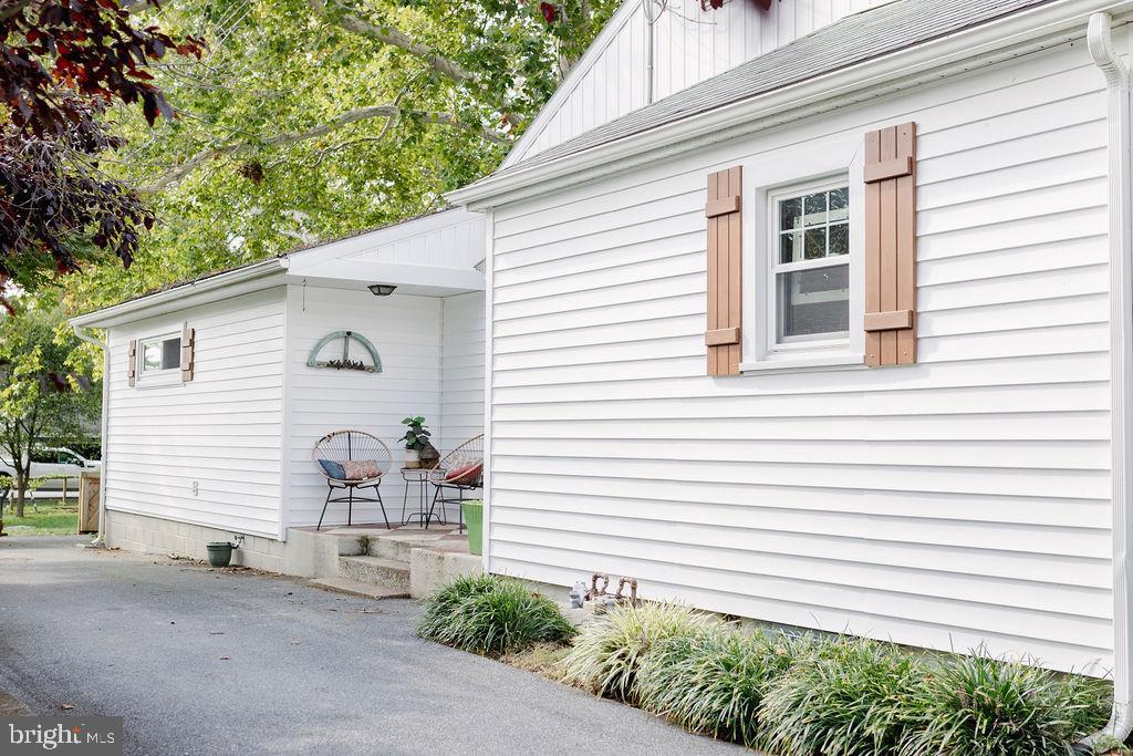 418 South Walnut Street Lititz, PA 17543 - Photo 4 of 75 Or head to the side entrance
