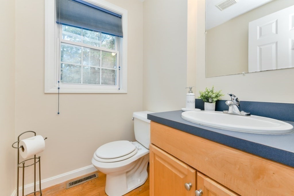 995 Trapelo Road, Unit 4 Waltham, MA 02452 - Photo 11 of 24