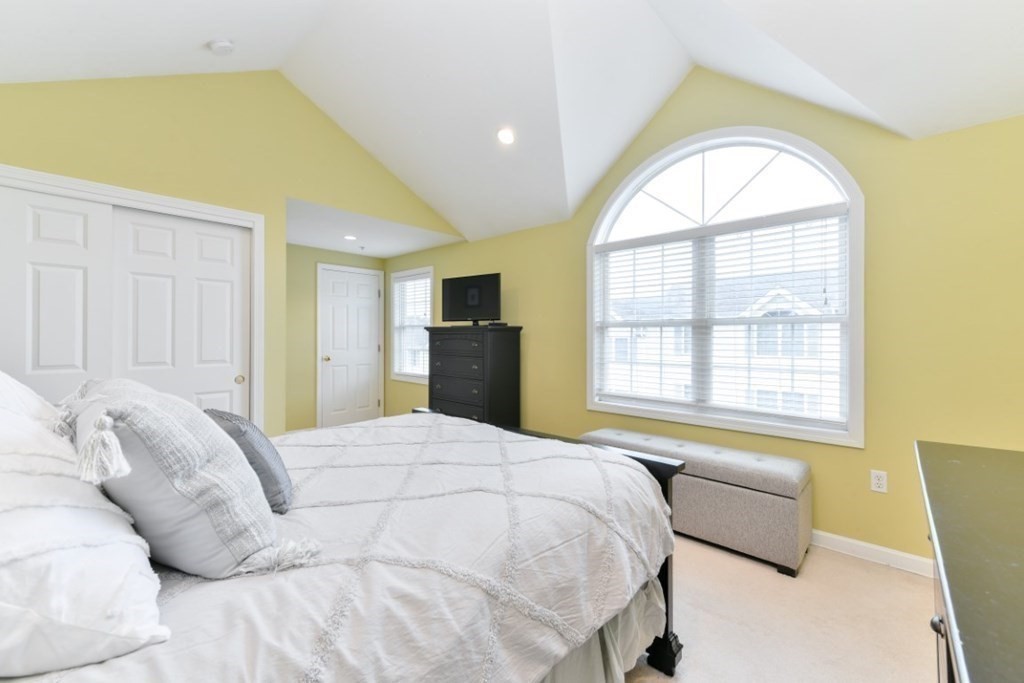 995 Trapelo Road, Unit 4 Waltham, MA 02452 - Photo 14 of 24