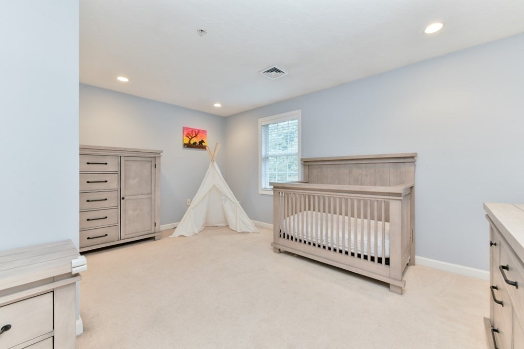 995 Trapelo Road, Unit 4 Waltham, MA 02452 - Photo 16 of 24