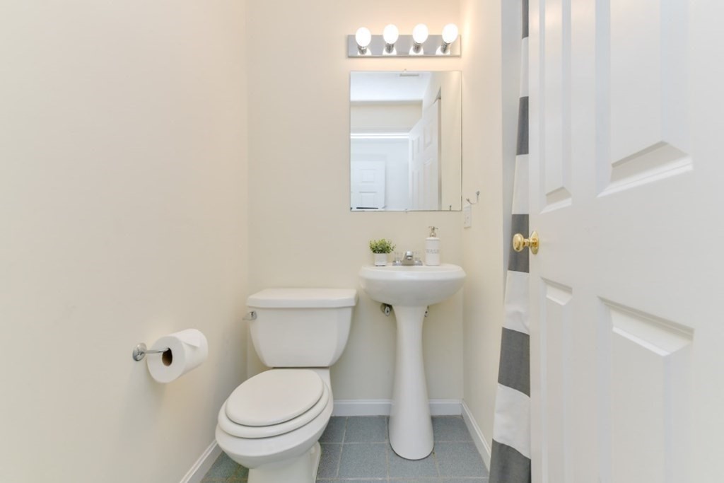 995 Trapelo Road, Unit 4 Waltham, MA 02452 - Photo 19 of 24