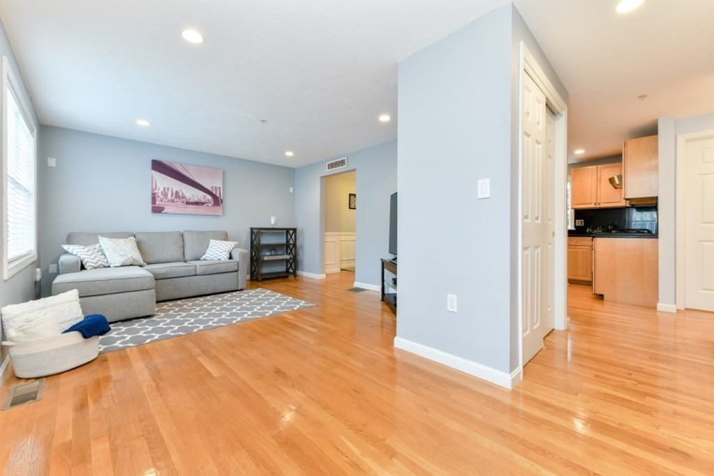 995 Trapelo Road, Unit 4 Waltham, MA 02452 - Photo 8 of 24