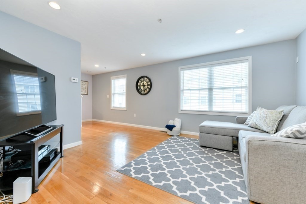 995 Trapelo Road, Unit 4 Waltham, MA 02452 - Photo 10 of 24