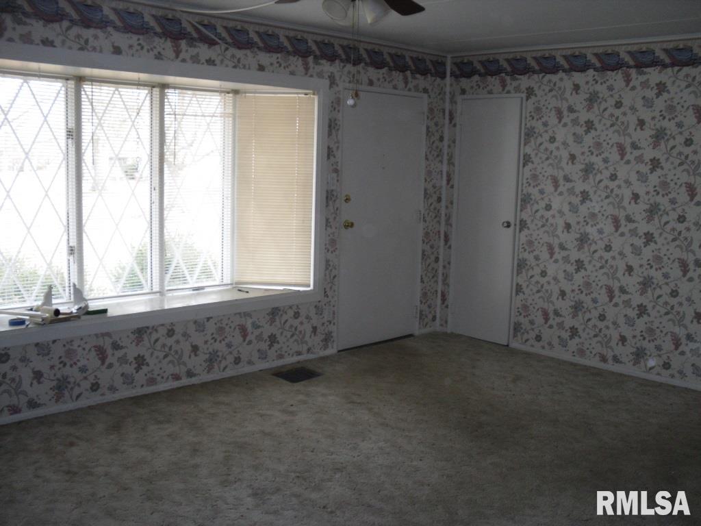 62 Ridge Road Centralia, IL 62801 - Photo 3 of 14 Gallery Image 3