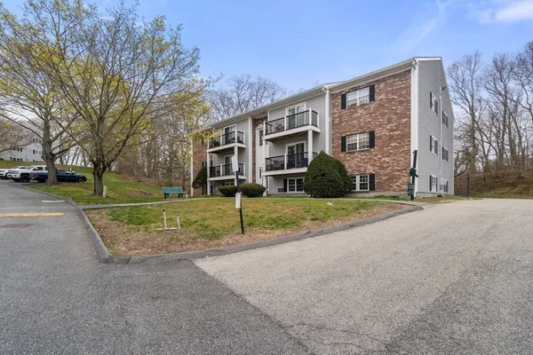 $259,900 | 10 Chapel Hill Drive, Unit 3, Plymouth, MA 02360