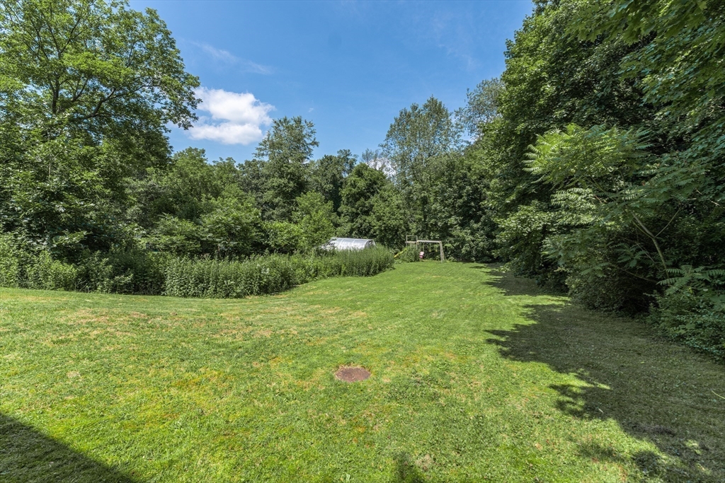 152 Southbridge Road Dudley, MA 01571 - Photo 3 of 33