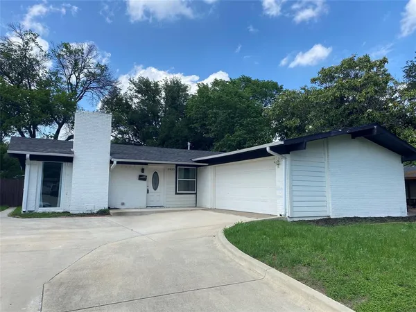 $2,650 | 3035 Townsend Drive, Dallas, TX 75229