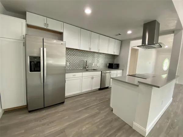 $2,400 | 3035 Townsend Drive, Dallas, TX 75229
