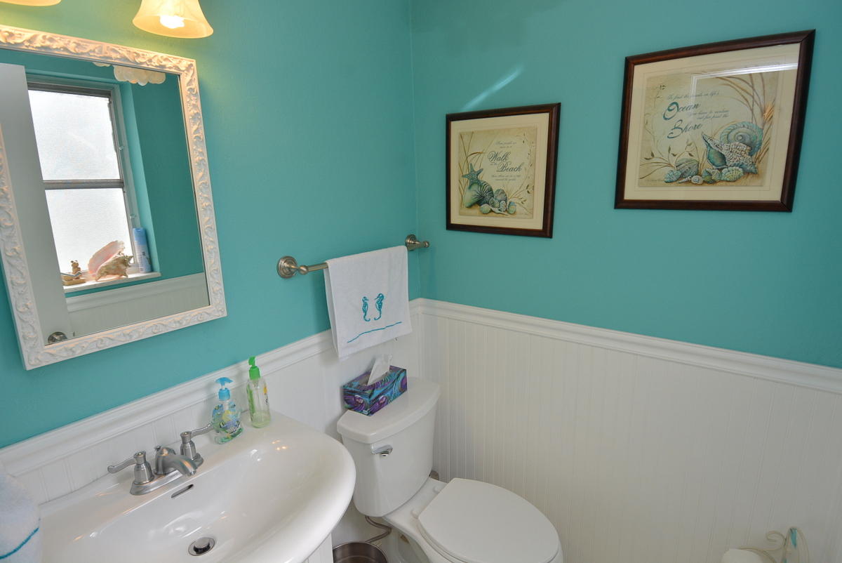 4607 Southeast Binnacle Way, Unit 1B Stuart, FL 34997 - Photo 5 of 36 Powder Room
