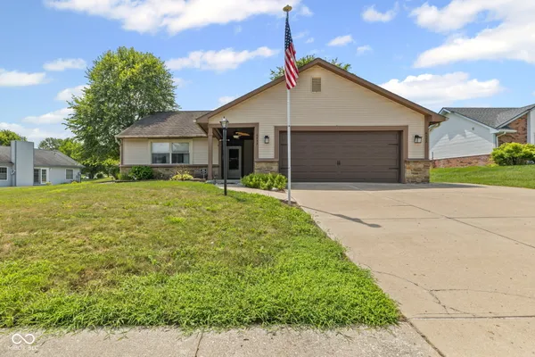 $295,000 | 6433 Southern Lakes Drive North, Indianapolis, IN 46237