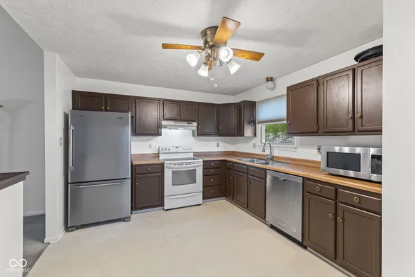 $295,000 | 6433 Southern Lakes Drive North, Indianapolis, IN 46237