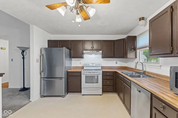 $295,000 | 6433 Southern Lakes Drive North, Indianapolis, IN 46237