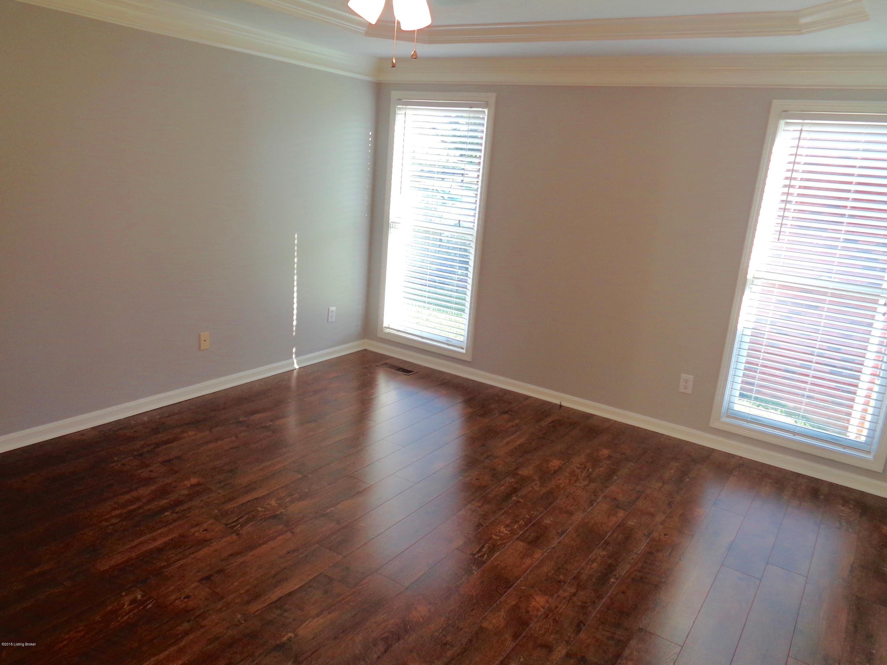 4602 Chenoweth Run Road Louisville, KY 40299 - Photo 13 of 34 DSC00251