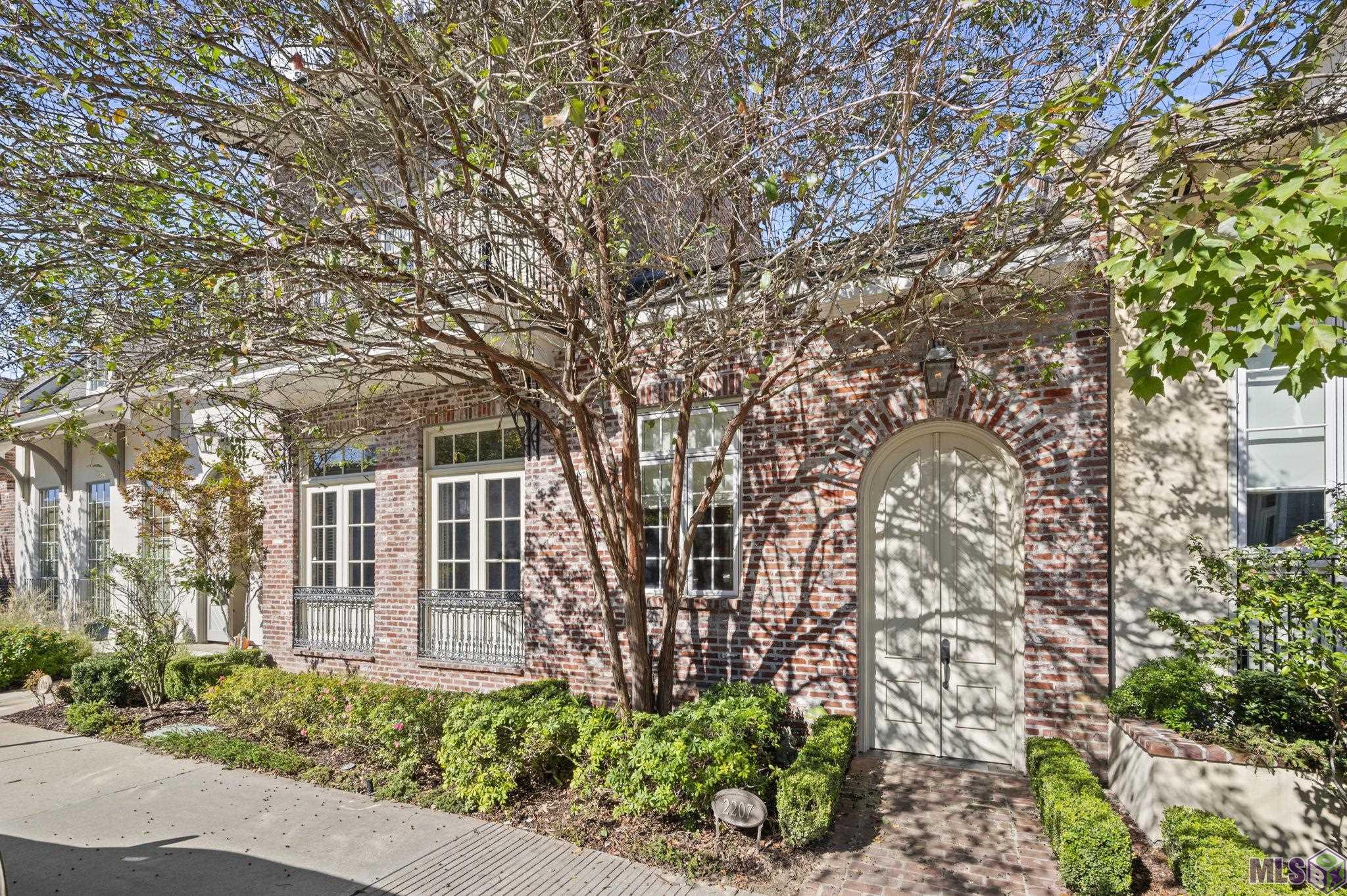 2207 Perkins Lane Baton Rouge, LA 70808 - Photo 1 of 30