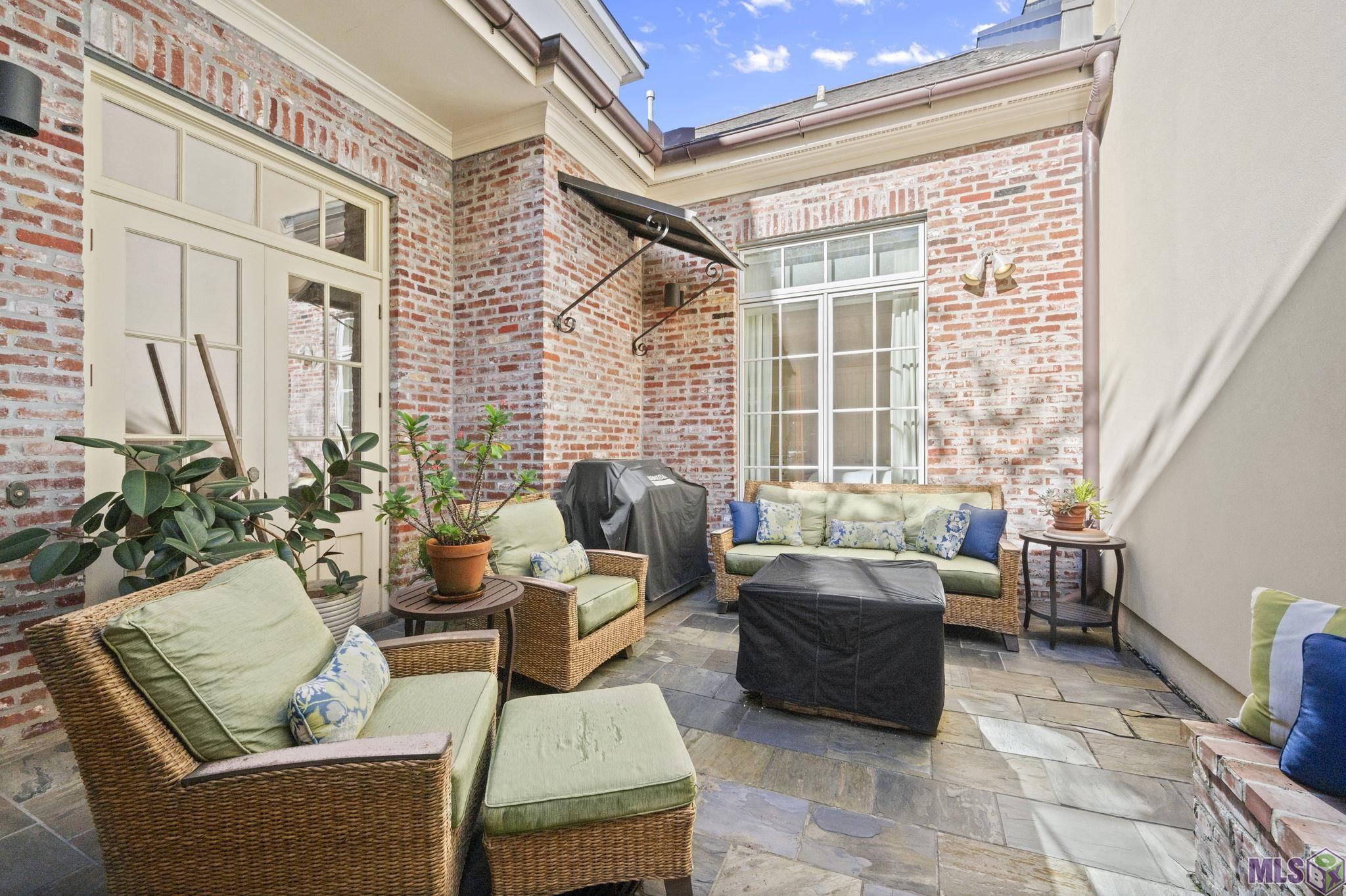 2207 Perkins Lane Baton Rouge, LA 70808 - Photo 3 of 30